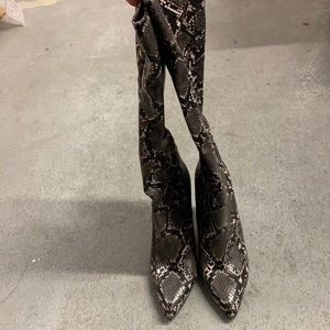 Steve Madden snake boots size 7